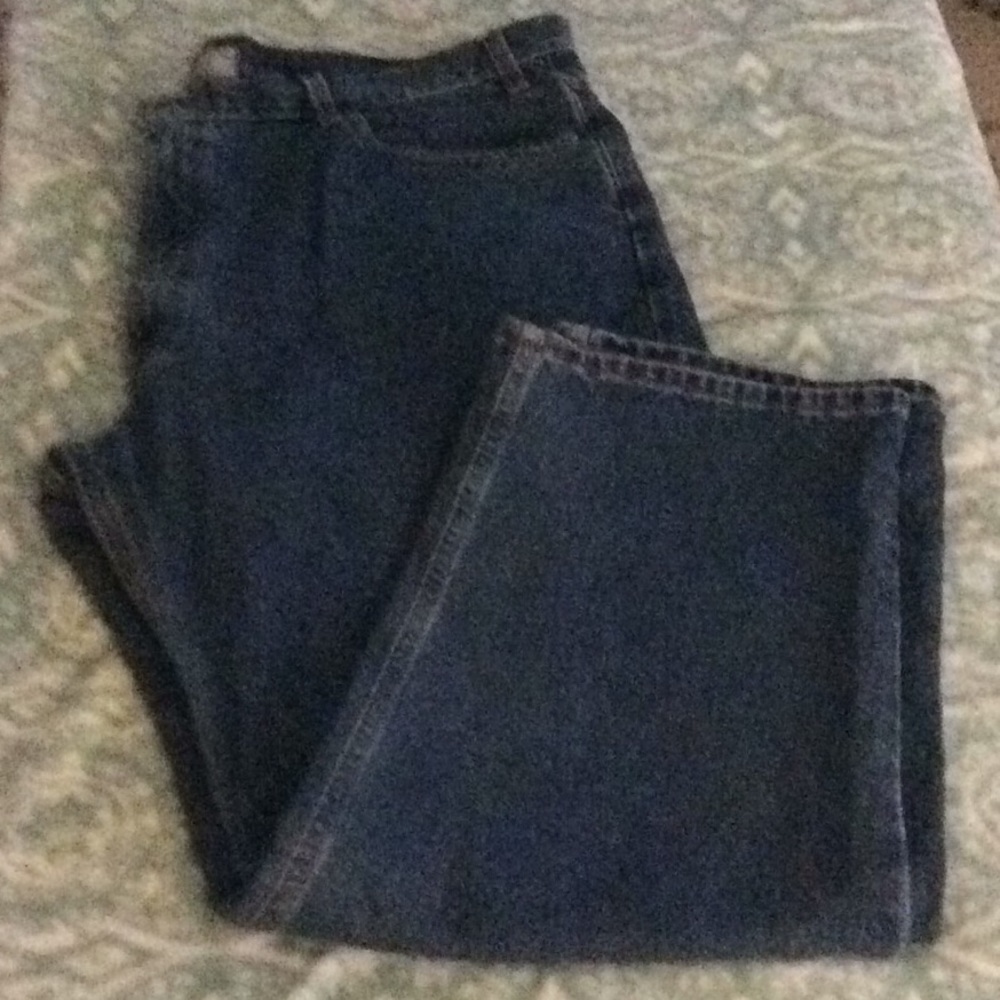 Levis  Men’s Relaxed Fit Medium Wash Jeans   42/30